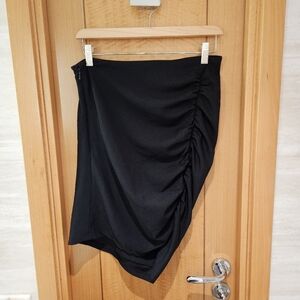 NWT Anthropologie Cinched Hem Black Skirt Size Medium